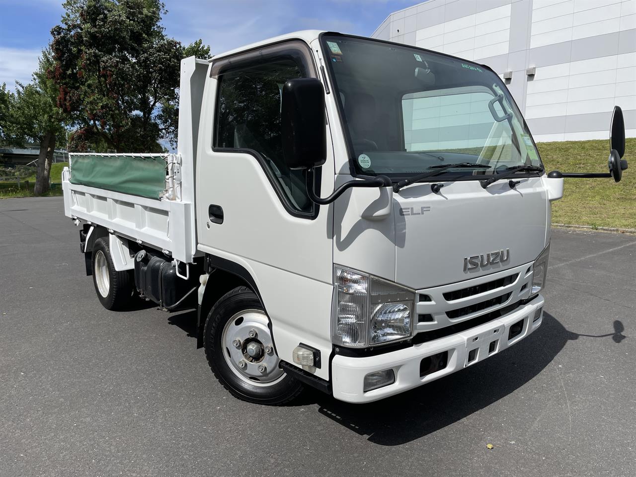 2015 Isuzu Elf