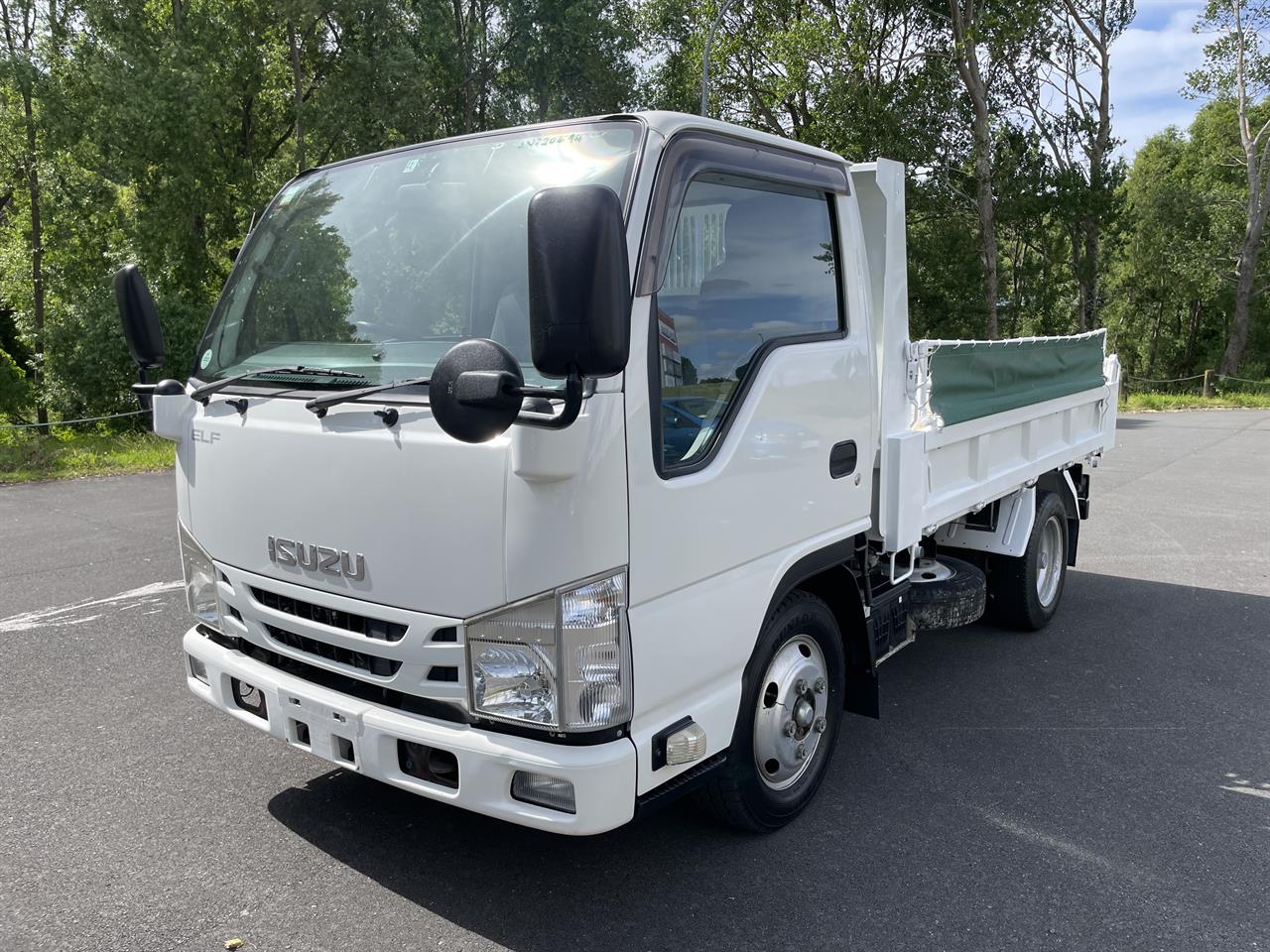 2015 Isuzu Elf