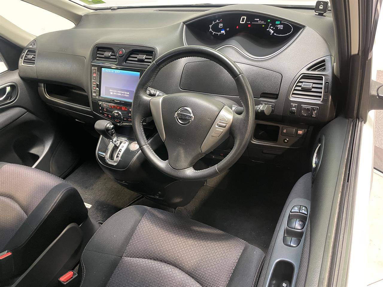 2013 Nissan SERENA