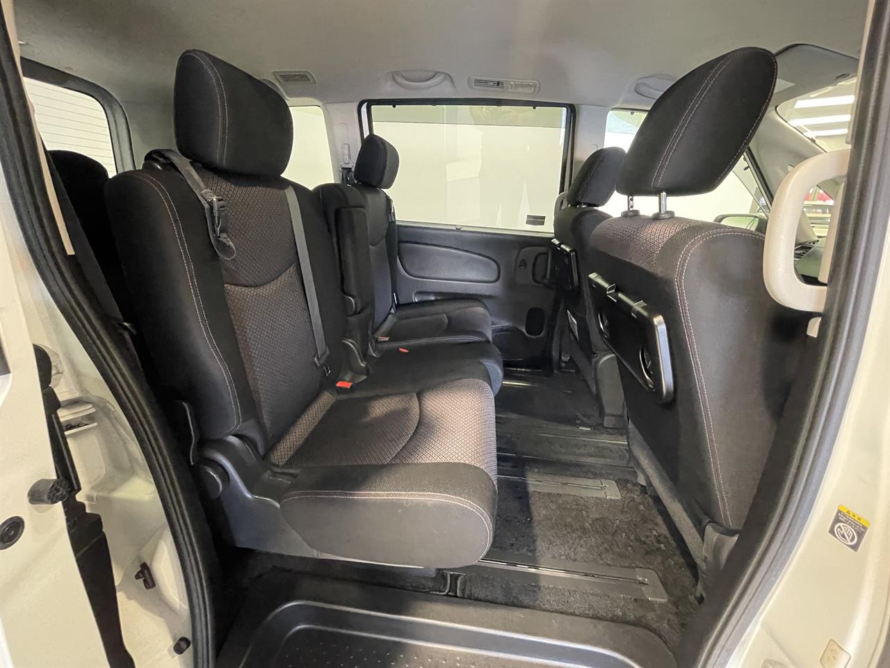 2013 Nissan SERENA