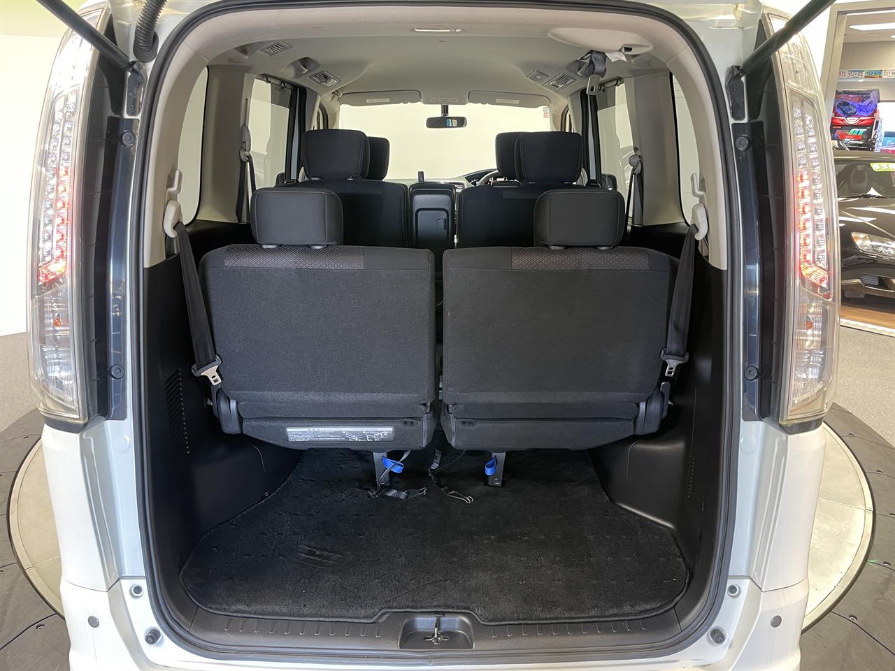 2013 Nissan SERENA