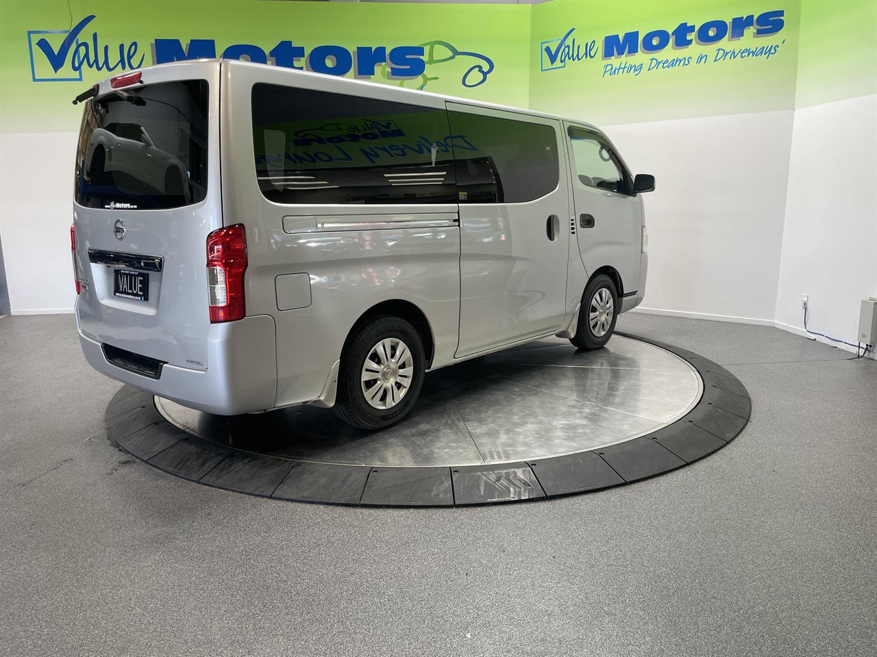 2017 Nissan NV350