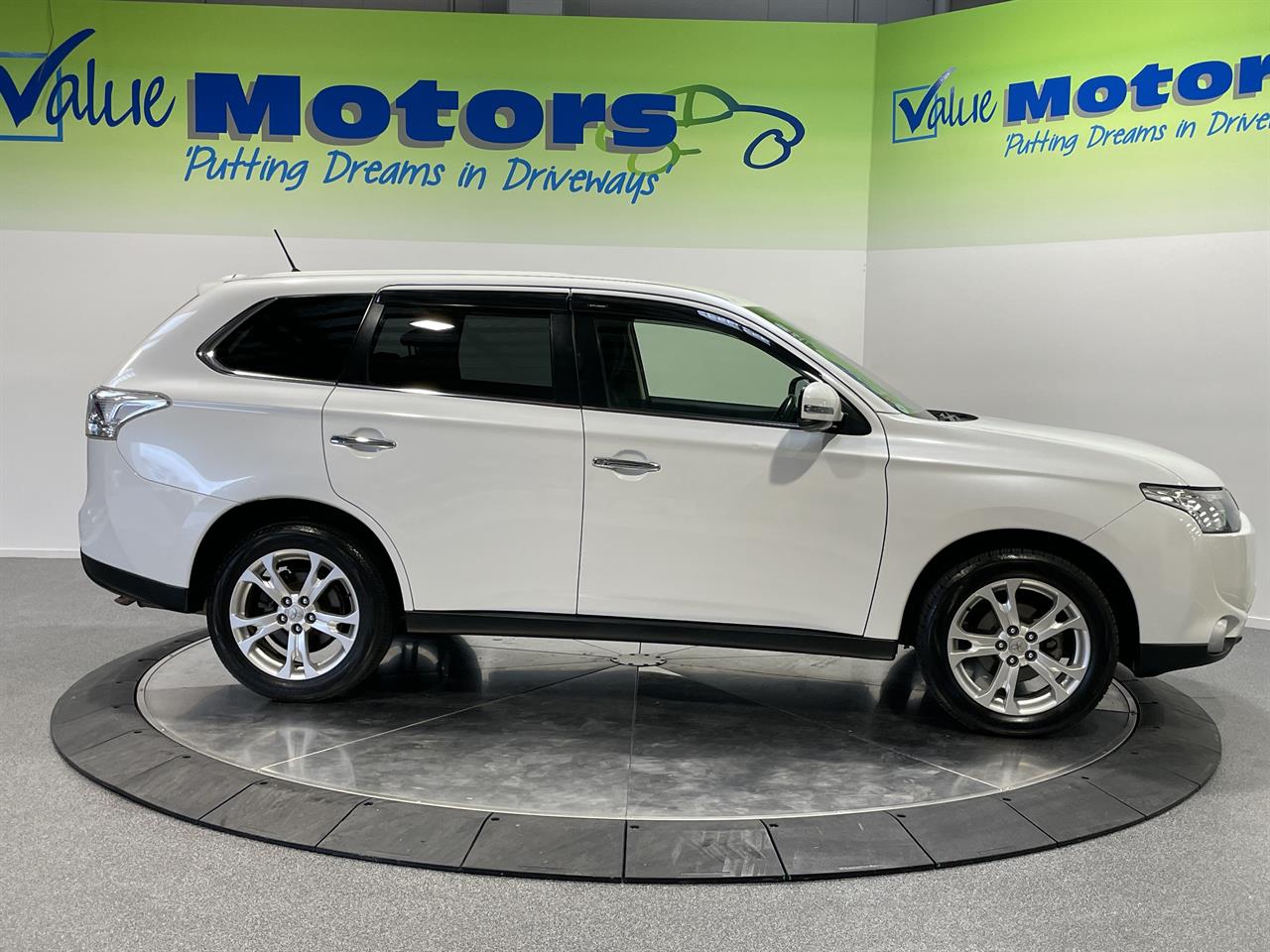 2014 Mitsubishi OUTLANDER