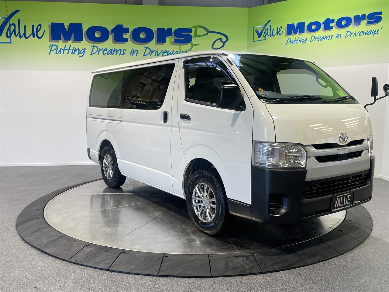 2019 Toyota hiace