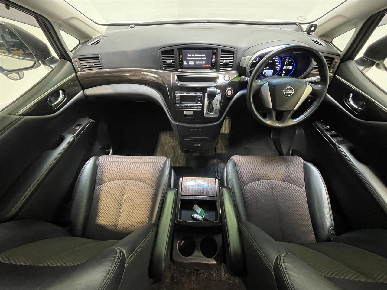 2012 Nissan elgrand