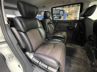 2012 Nissan elgrand - Thumbnail