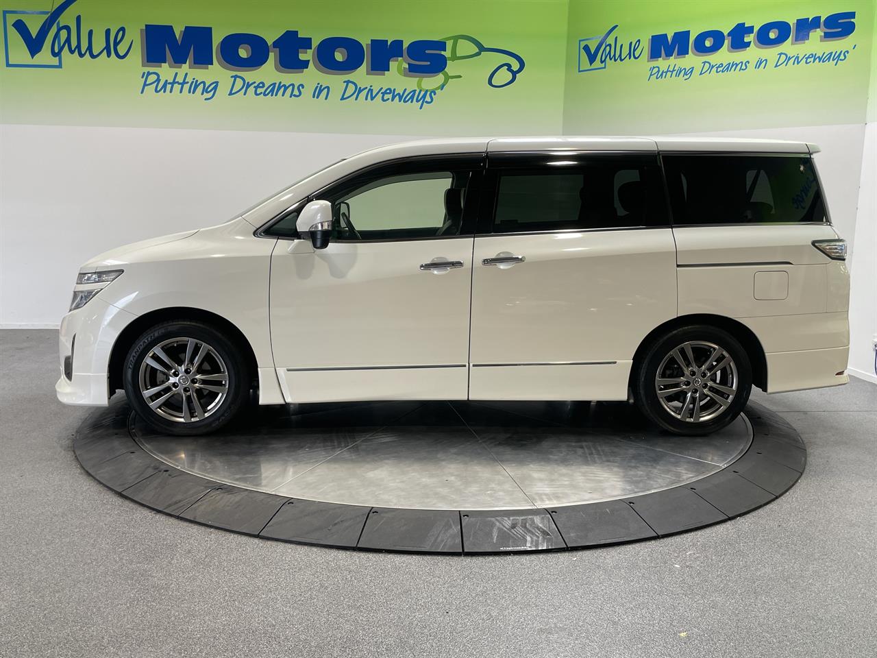 2012 Nissan elgrand