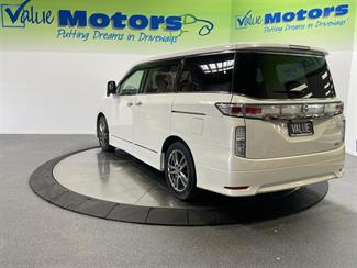 2012 Nissan elgrand - Thumbnail