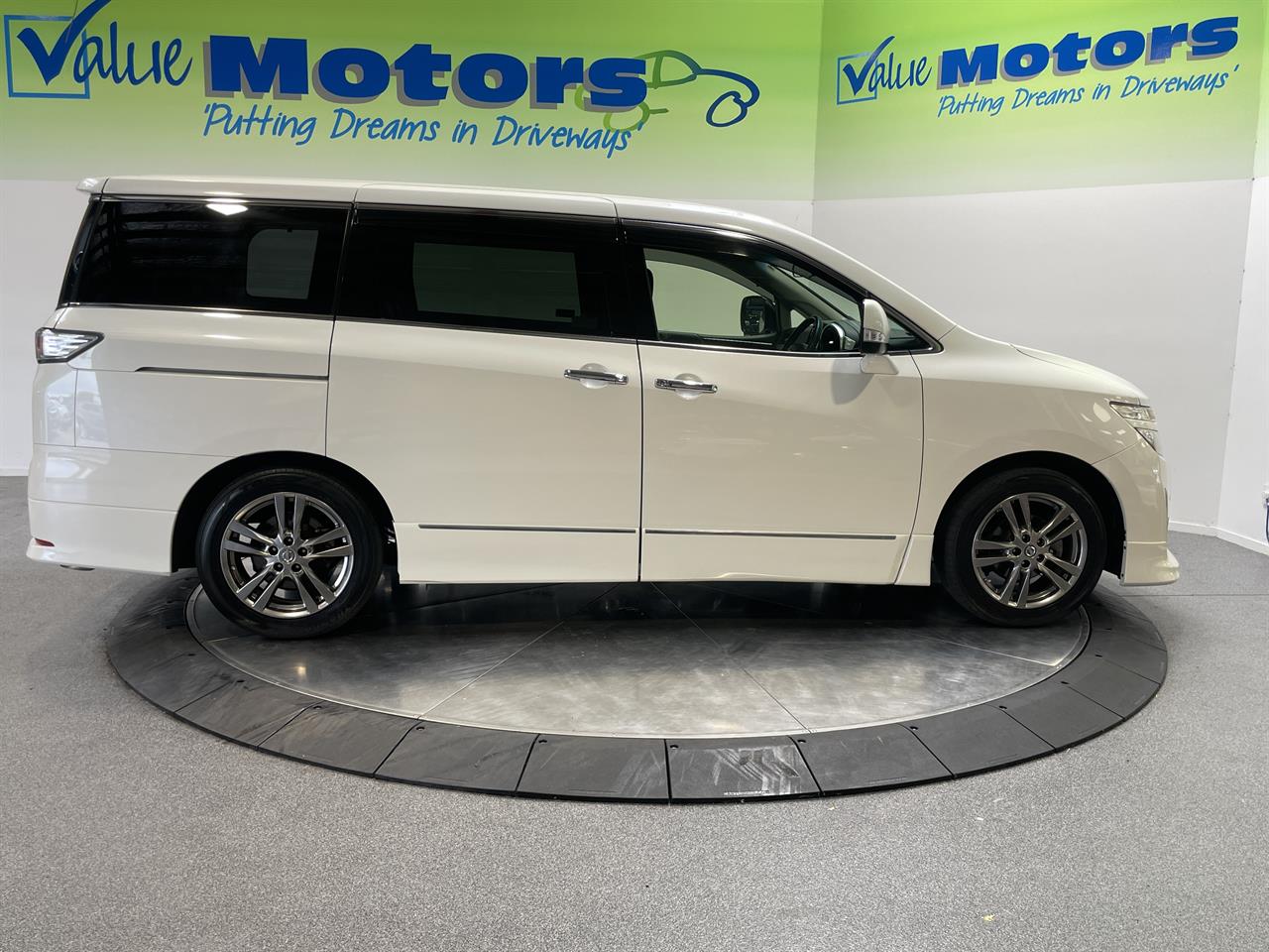 2012 Nissan elgrand