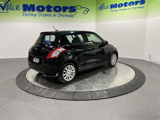 2011 Suzuki swift - Thumbnail