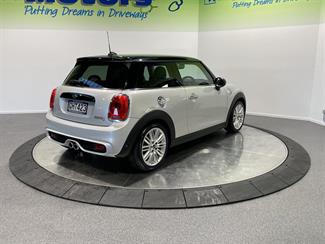 2015 Mini Cooper - Thumbnail