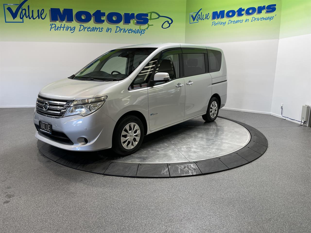 2014 Nissan SERENA