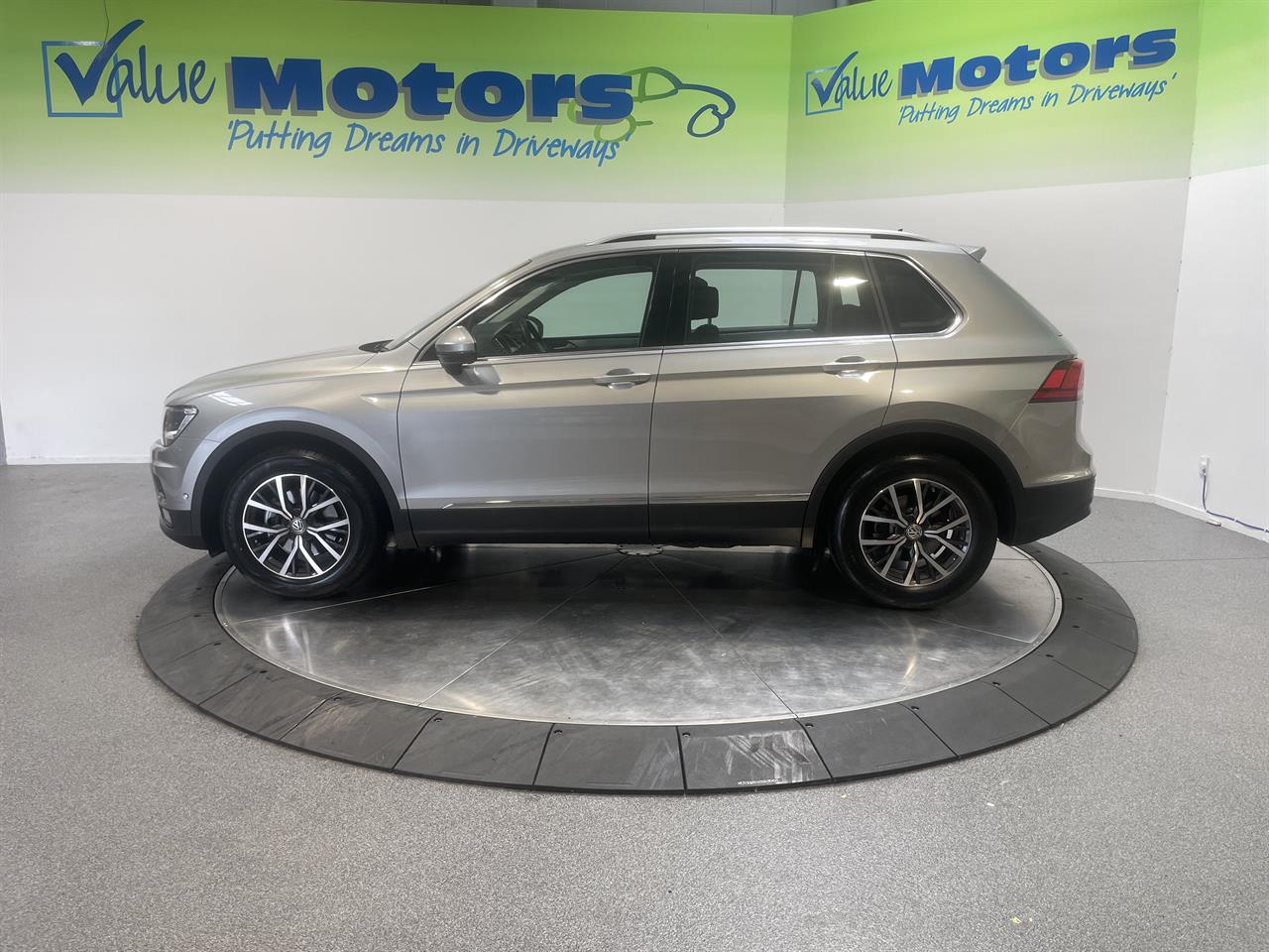 2018 Volkswagen TIGUAN