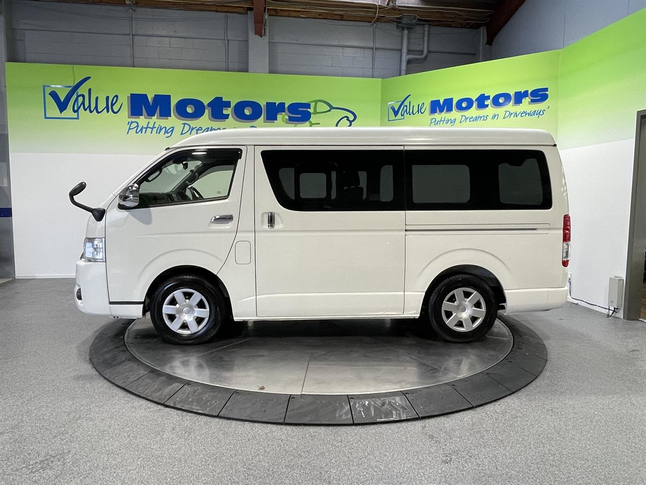 2019 Toyota hiace