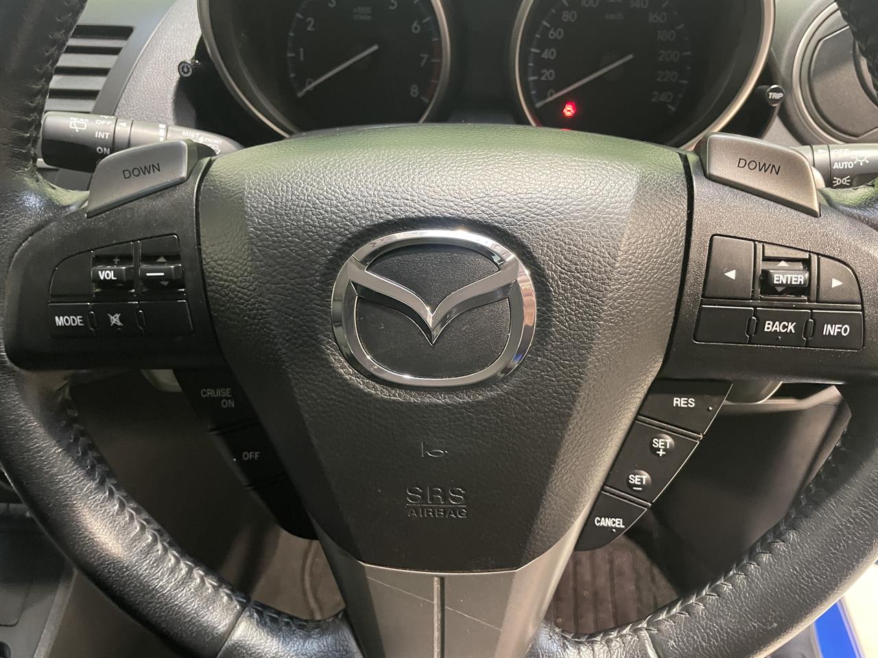 2012 Mazda axela