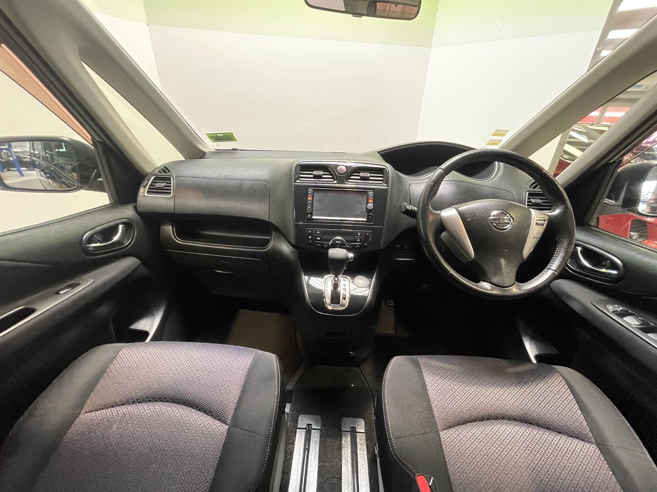 2012 Nissan SERENA