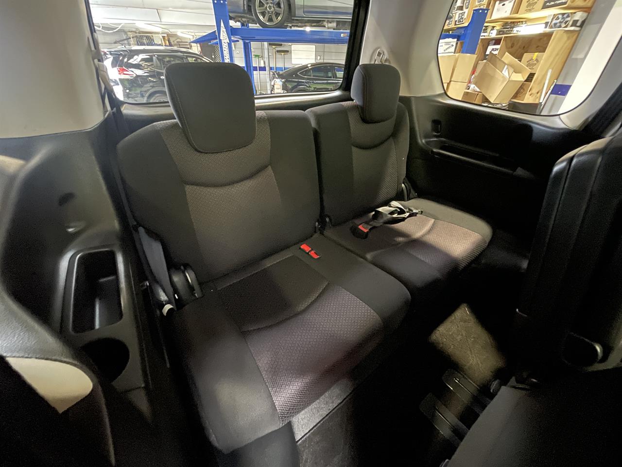 2012 Nissan SERENA