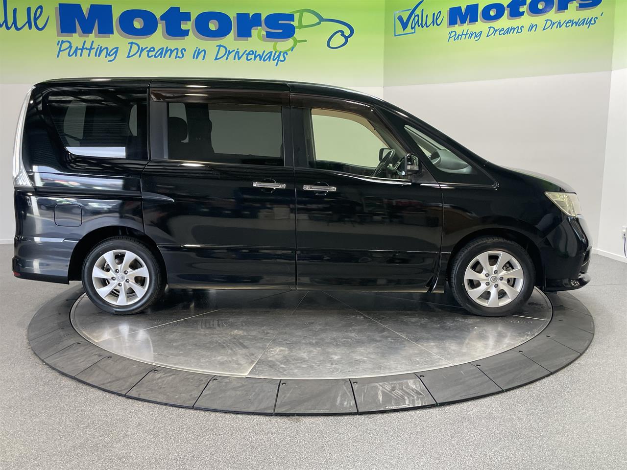 2012 Nissan SERENA