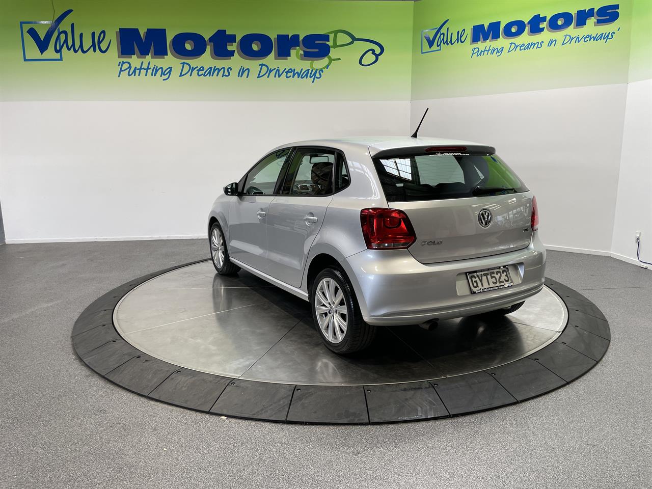 2013 Volkswagen POLO