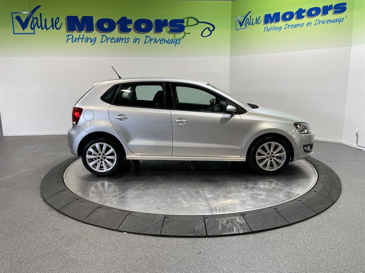 2013 Volkswagen POLO