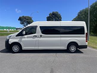 2019 Toyota HIACE - Thumbnail