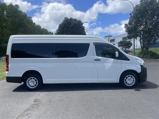 2019 Toyota HIACE - Thumbnail