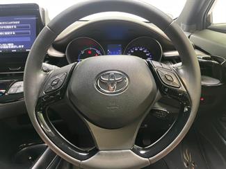 2017 Toyota C-Hr - Thumbnail