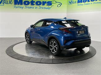 2017 Toyota C-Hr - Thumbnail