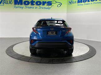 2017 Toyota C-Hr - Thumbnail