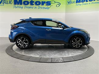 2017 Toyota C-Hr - Thumbnail