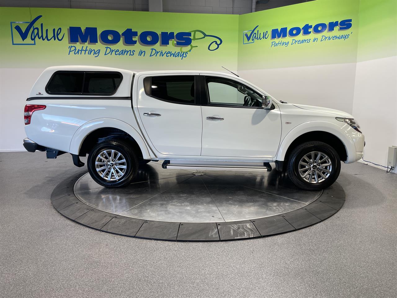 2019 Mitsubishi TRITON