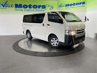 2019 Toyota hiace - Thumbnail