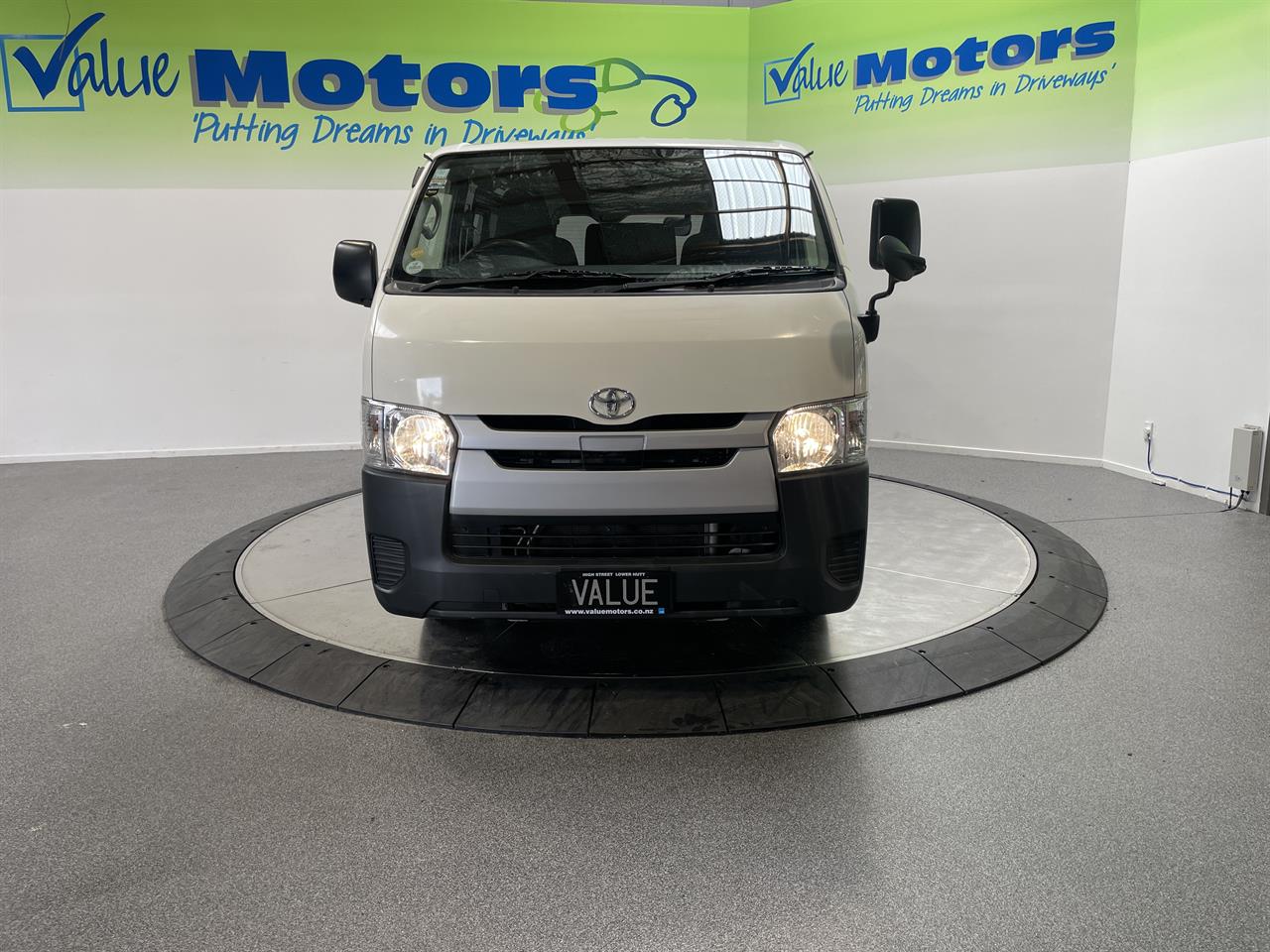 2019 Toyota hiace