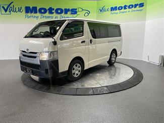 2019 Toyota hiace - Thumbnail