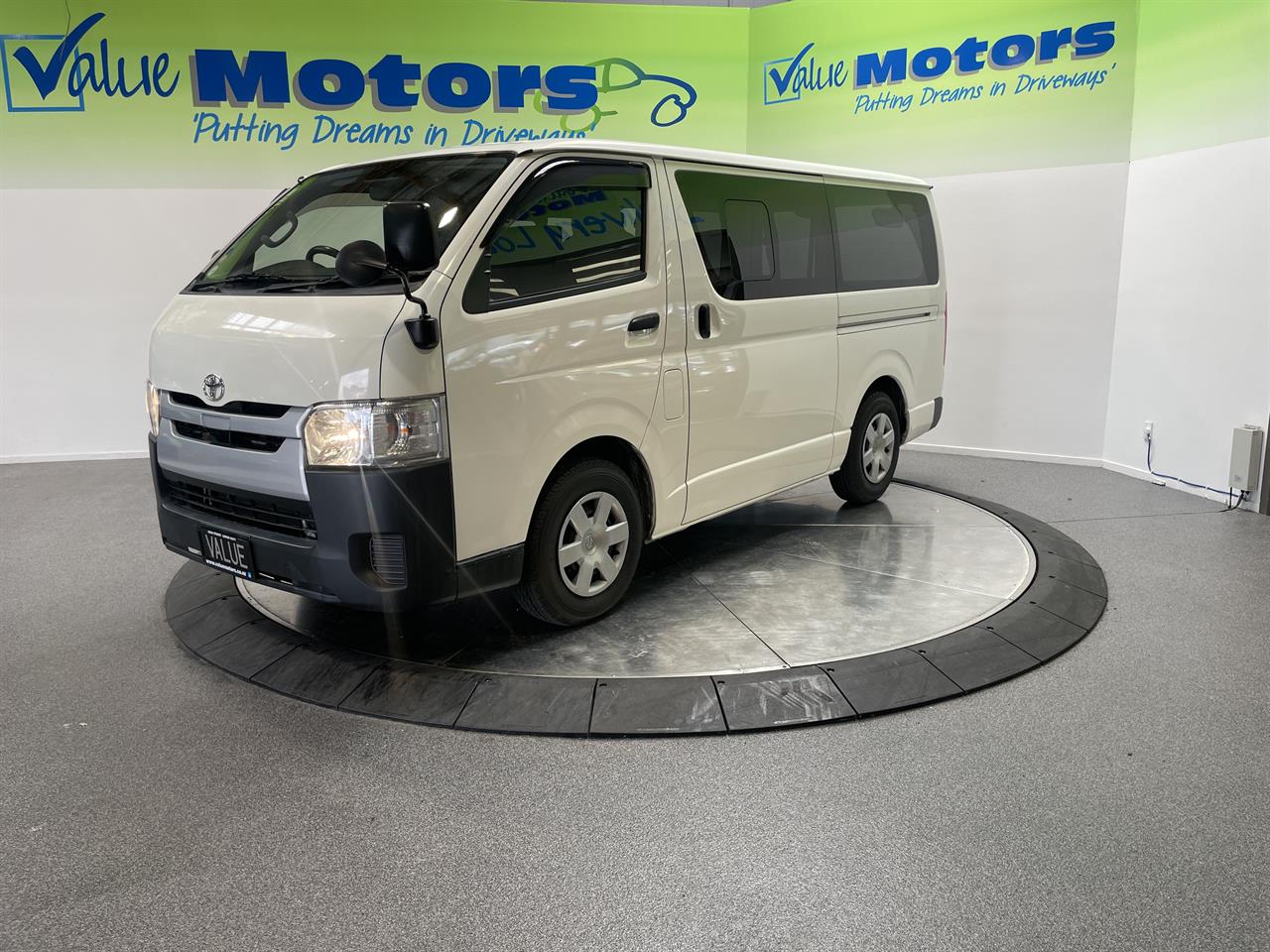 2019 Toyota hiace