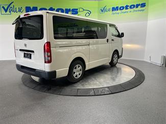 2019 Toyota hiace - Thumbnail