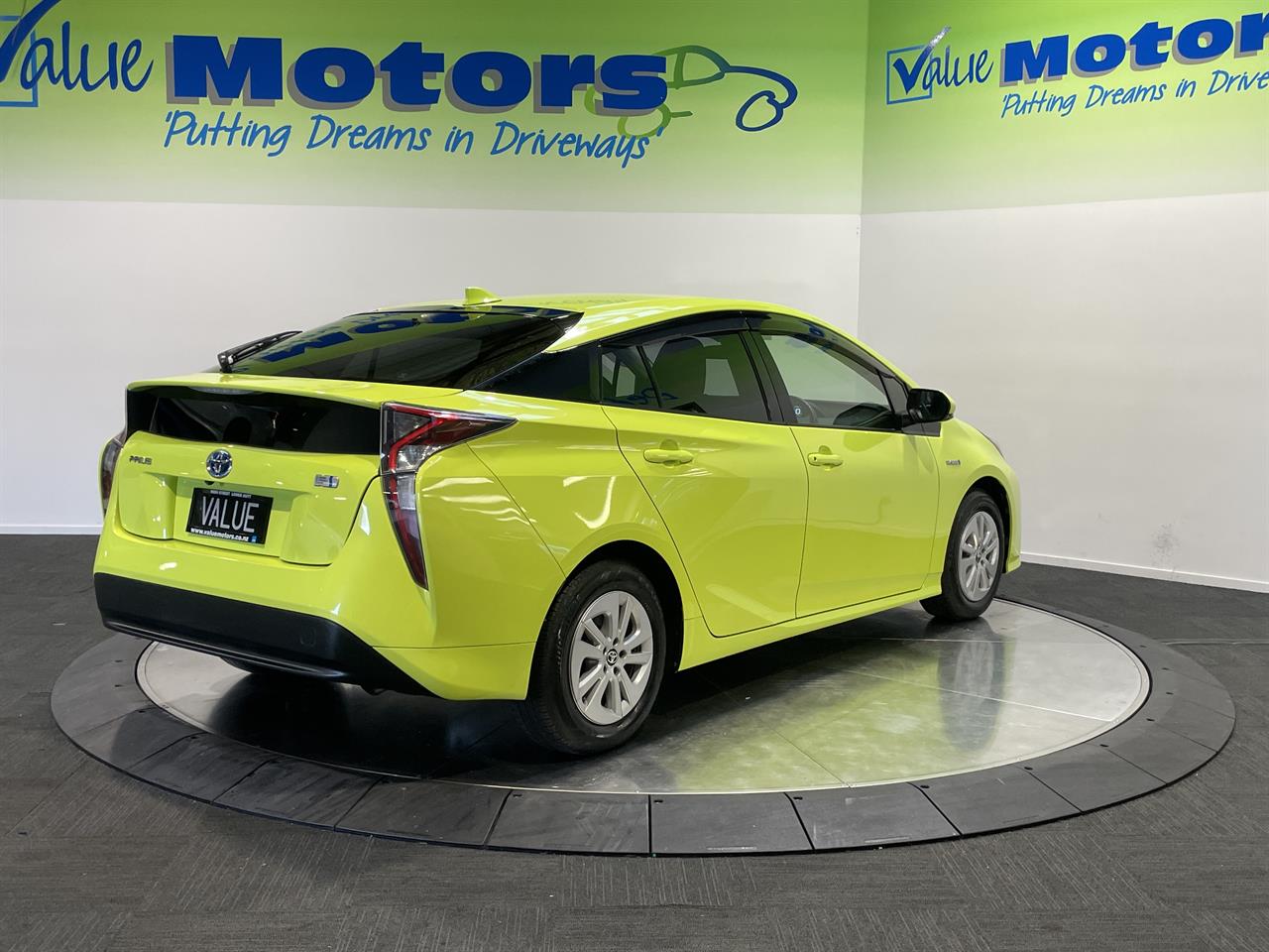 2016 Toyota PRIUS