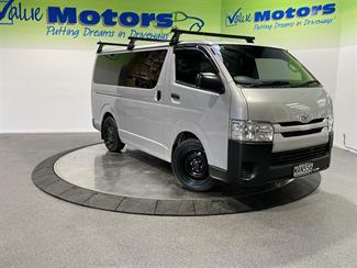 2019 Toyota hiace - Thumbnail