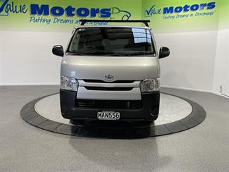 2019 Toyota hiace - Thumbnail