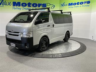 2019 Toyota hiace - Thumbnail