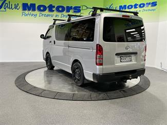 2019 Toyota hiace - Thumbnail