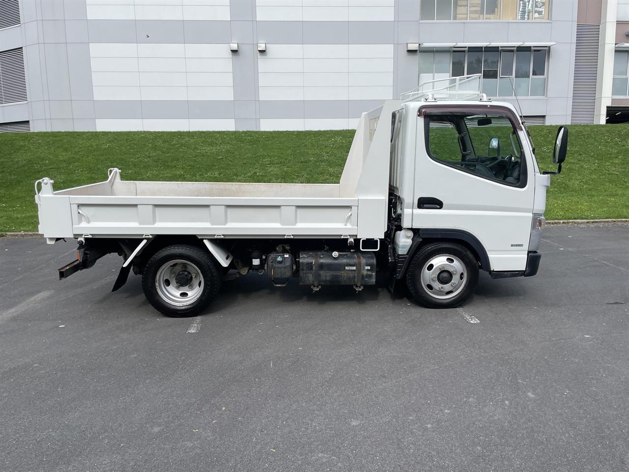 2015 Mitsubishi Canter