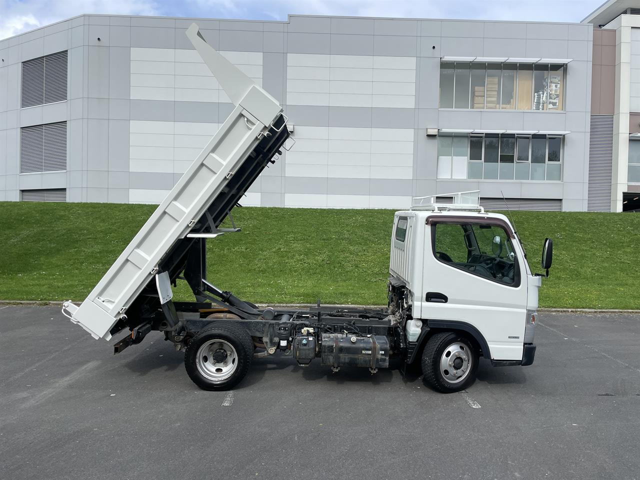 2015 Mitsubishi Canter