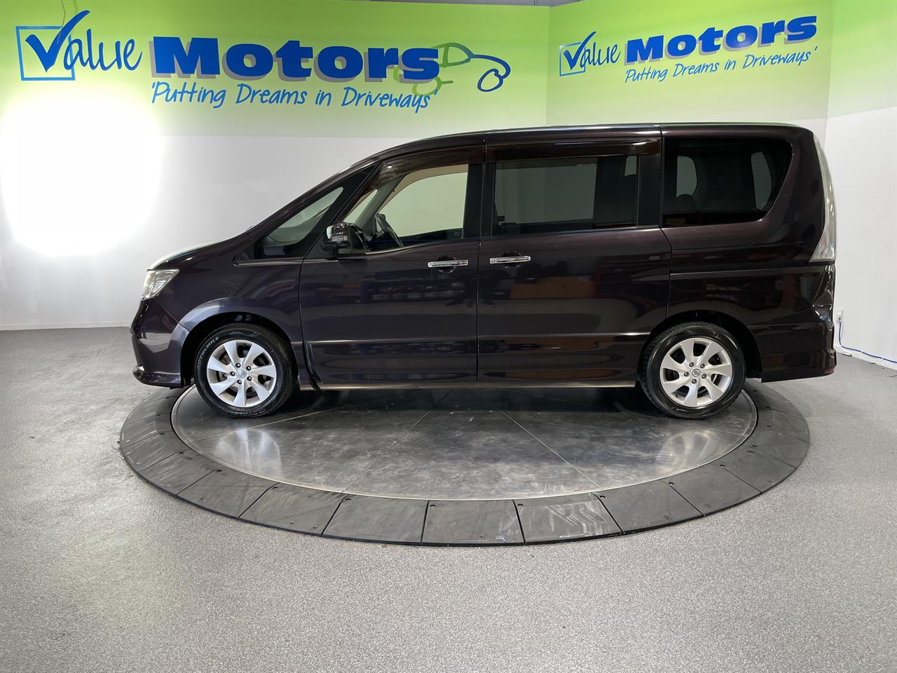 2012 Nissan SERENA