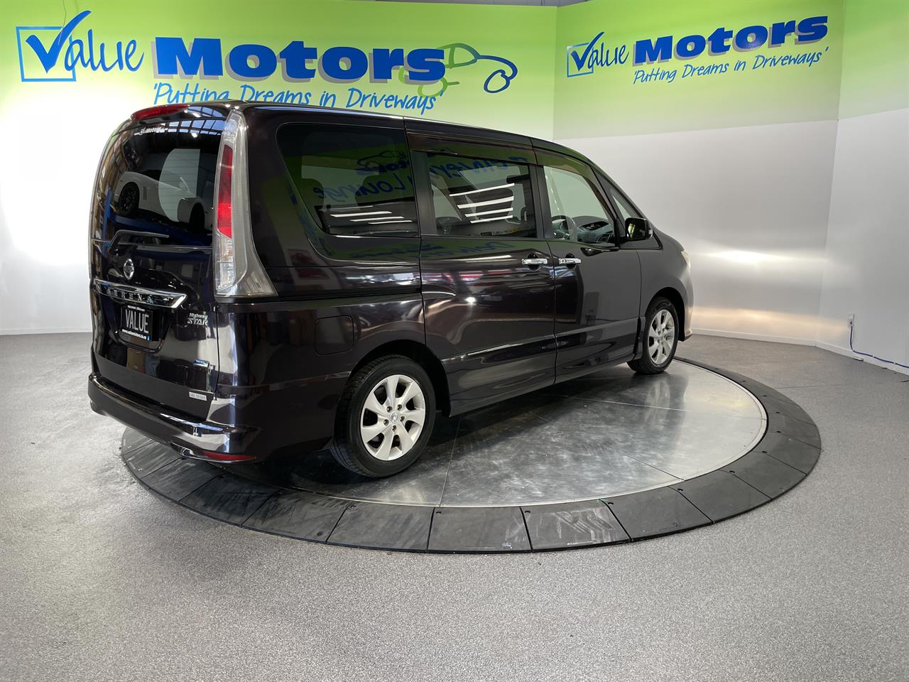 2012 Nissan SERENA