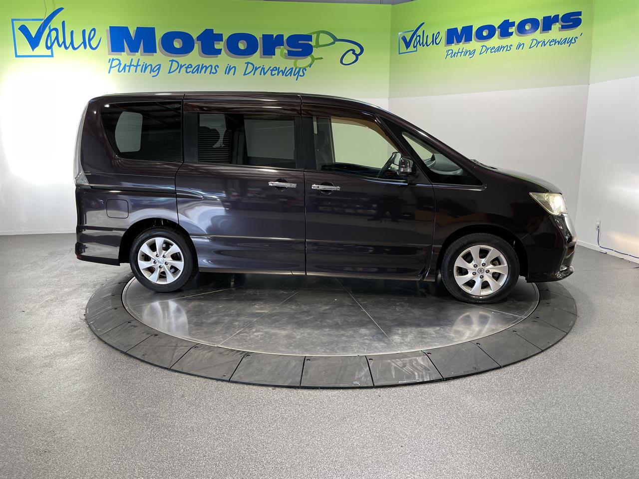 2012 Nissan SERENA