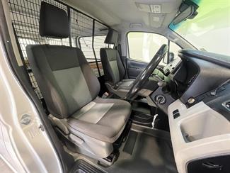 2020 Toyota hiace - Thumbnail