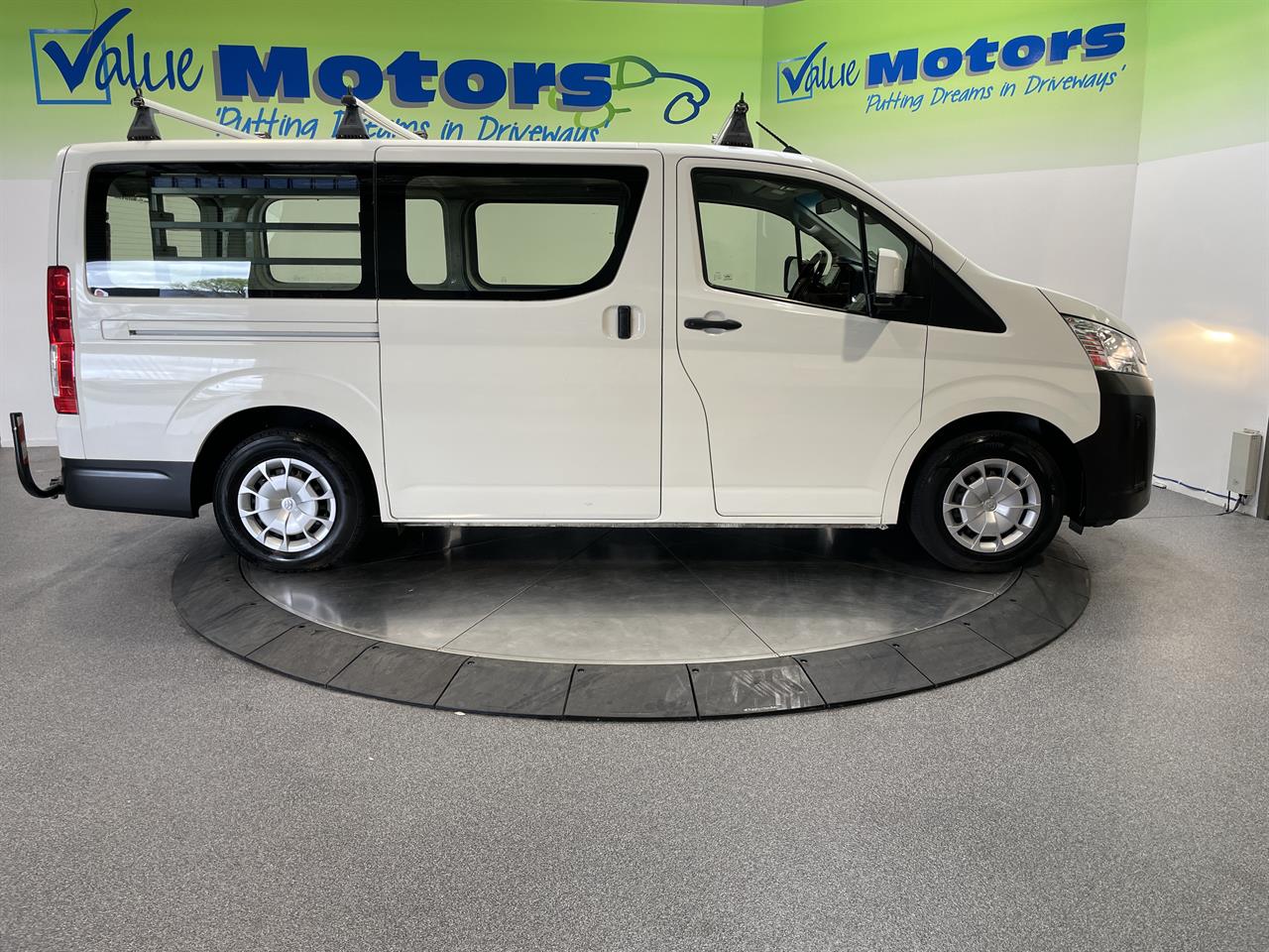 2020 Toyota hiace