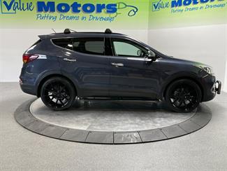 2017 HYUNDAI SANTA FE - Thumbnail