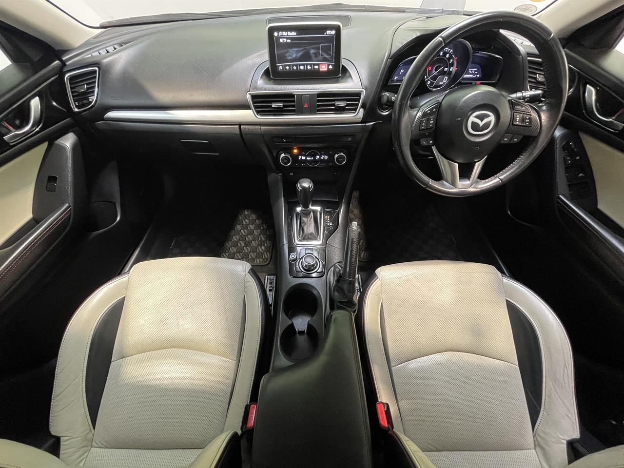 2015 Mazda axela